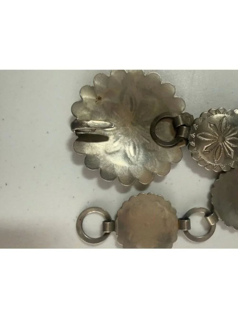 Vintage Silver Tone Linked Floral Concho Disc Medallion Metal Belt